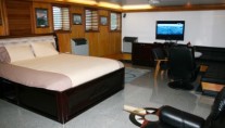 Explorer superyacht SARSEN - Owners Suite 